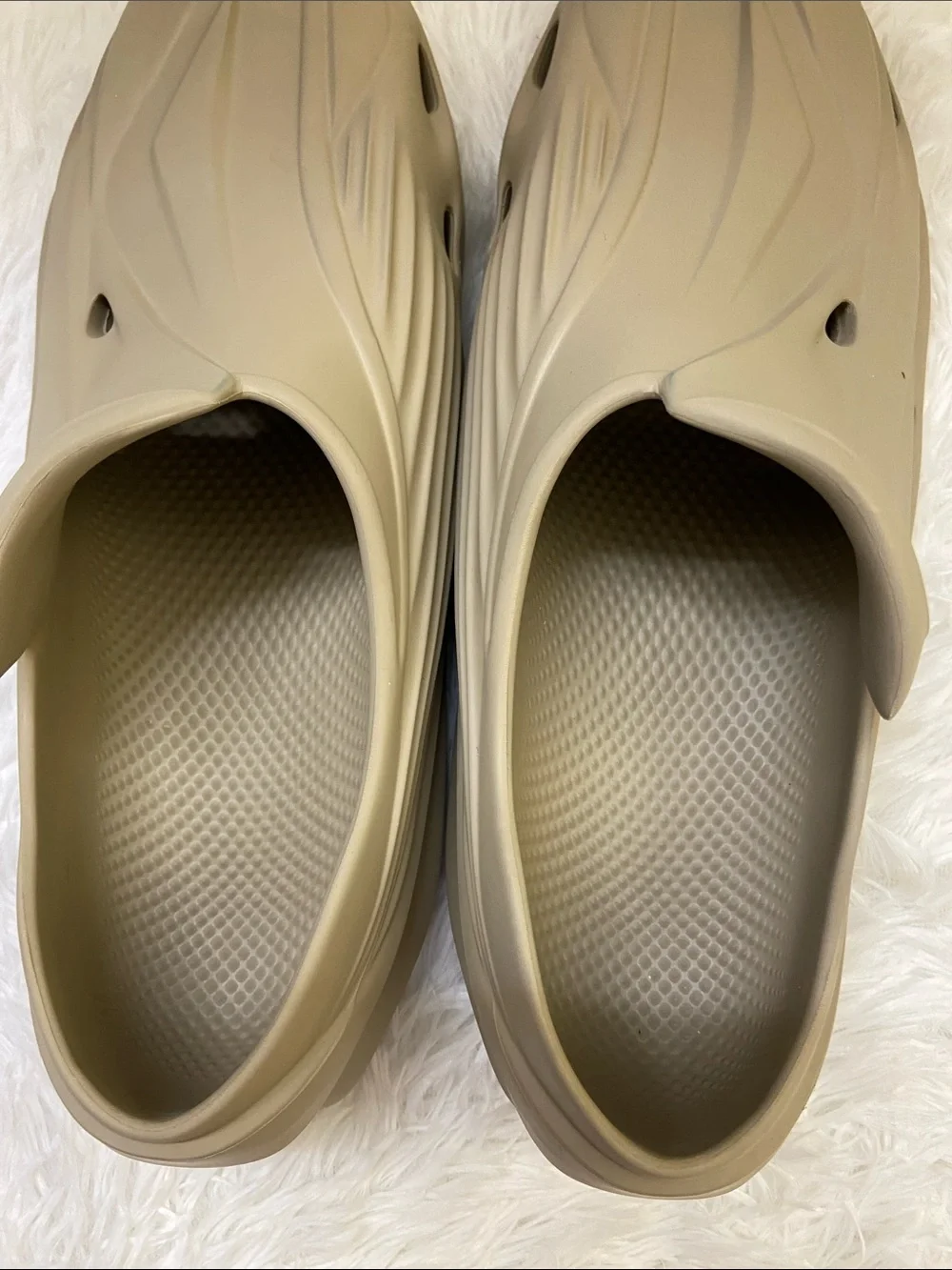 1017 ALYX 9 SM Men's  Tan Slip-On Foam Shoes. Size 11